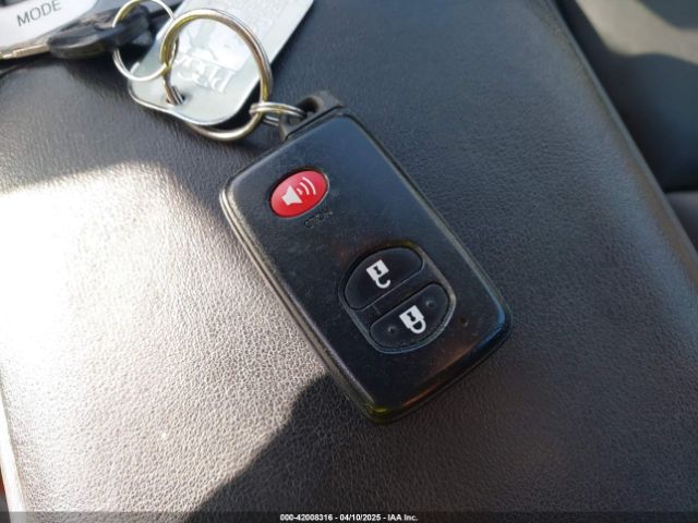 JTDZN3EU2GJ042440 Toyota Prius V Five