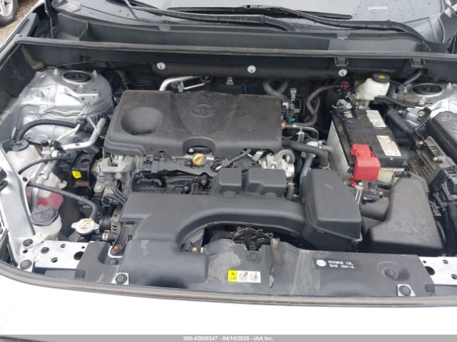 2T3F1RFV0NC260675 Toyota RAV4 LE