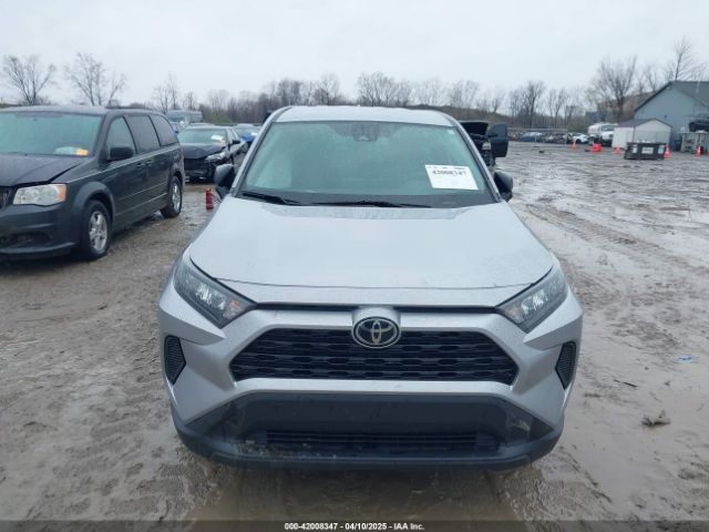 2T3F1RFV0NC260675 Toyota RAV4 LE