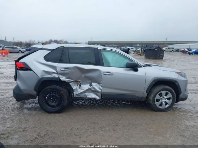 2T3F1RFV0NC260675 Toyota RAV4 LE