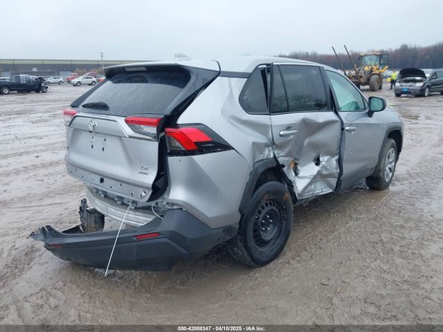 2T3F1RFV0NC260675 Toyota RAV4 LE