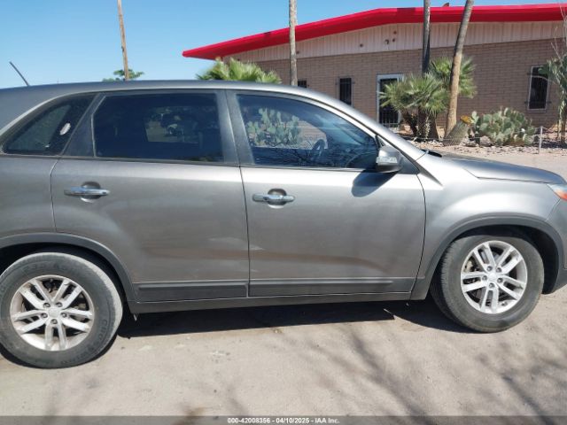 5XYKT3A6XEG480411 KIA SORENTO LX