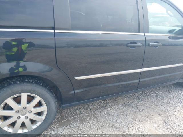 2C4RC1BG8ER303507 Chrysler Town & Country Touring
