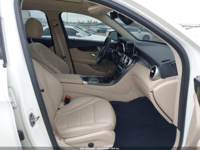 W1N0G8DB3NV327355 Mercedes-Benz Glc 300 Suv