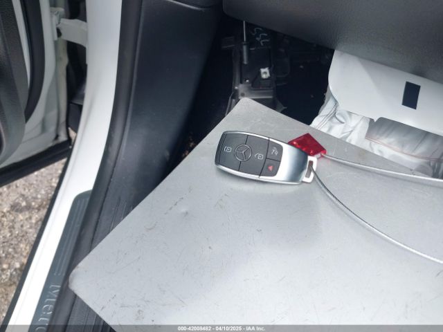 W1N4M4GBXRW347049 Mercedes-Benz GLB 250