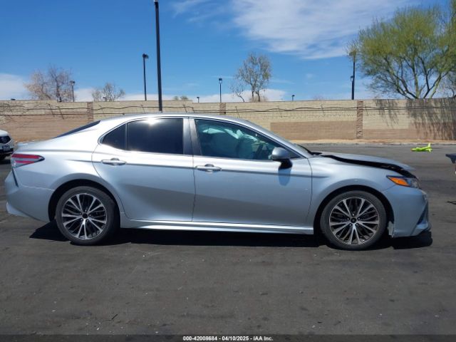 4T1B11HK6JU099401 Toyota CAMRY SE
