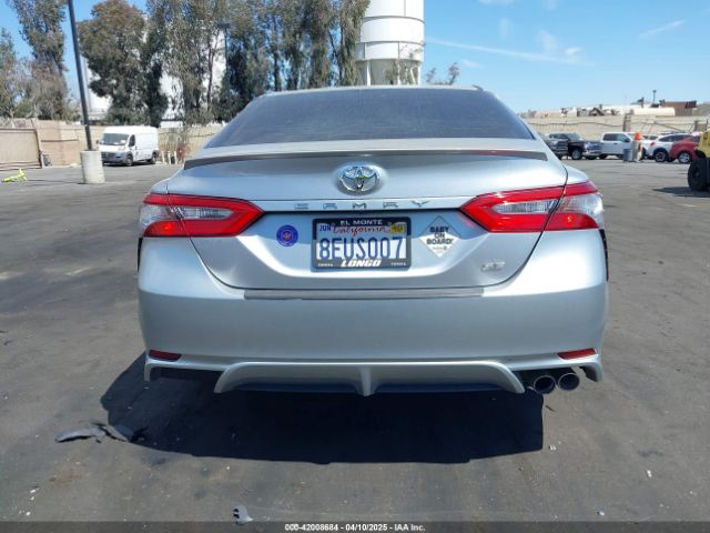 4T1B11HK6JU099401 Toyota CAMRY SE