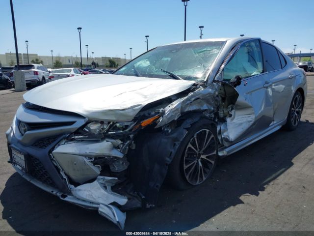 4T1B11HK6JU099401 Toyota CAMRY SE