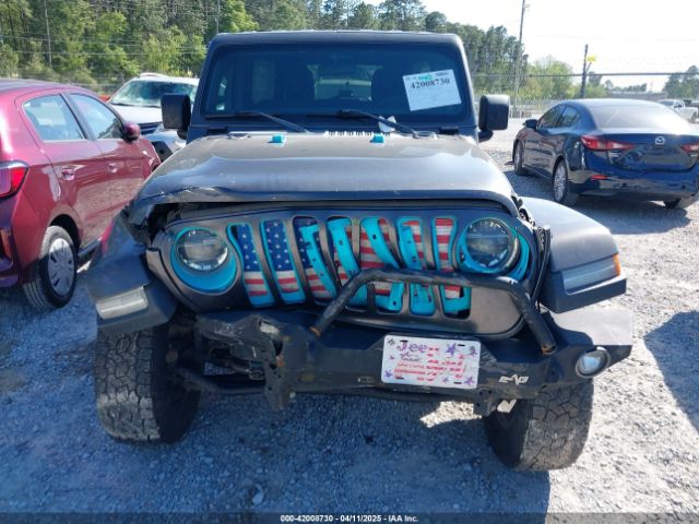 1C4HJXEN5JW261250 Jeep Wrangler Unlimited Sahara 4x4