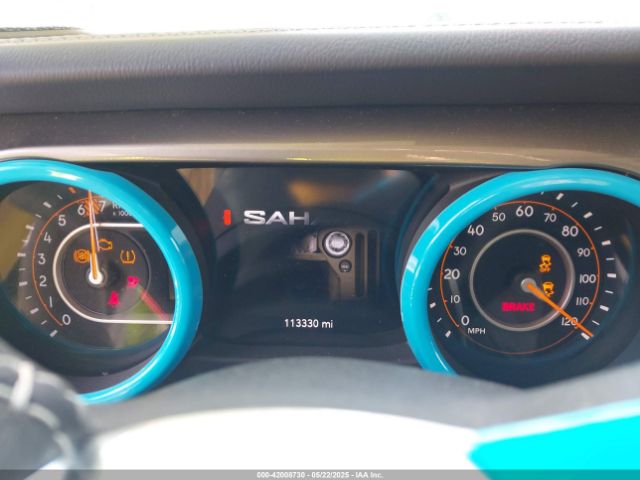 1C4HJXEN5JW261250 Jeep Wrangler Unlimited Sahara 4x4