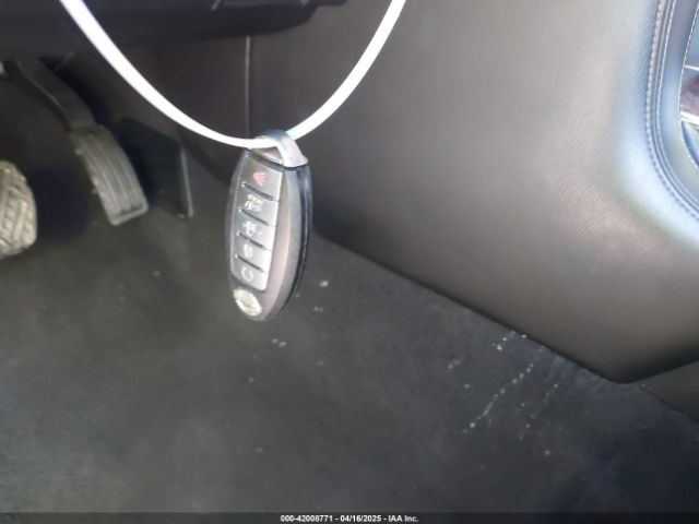 JN8AY2ND9J9050112 Nissan Armada Sl