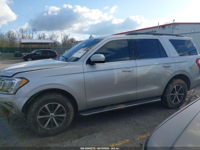 1FMJU1JTXJEA05956 Ford Expedition Xlt
