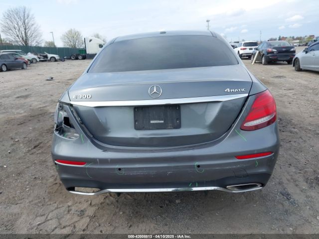 WDDZF4KB2HA072437 Mercedes-Benz E 300 4matic