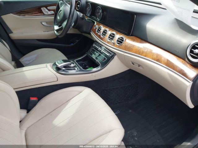WDDZF4KB2HA072437 Mercedes-Benz E 300 4matic