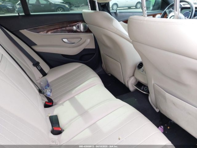 WDDZF4KB2HA072437 Mercedes-Benz E 300 4matic