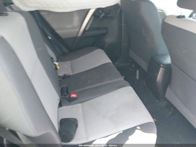 JTMZFREV3FJ043670 Toyota RAV4 LE