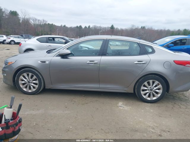 5XXGU4L38HG176935 KIA OPTIMA EX