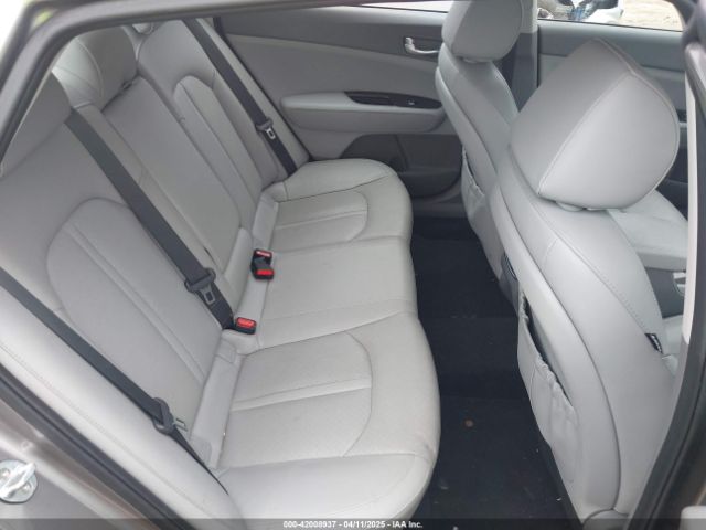 5XXGU4L38HG176935 KIA OPTIMA EX