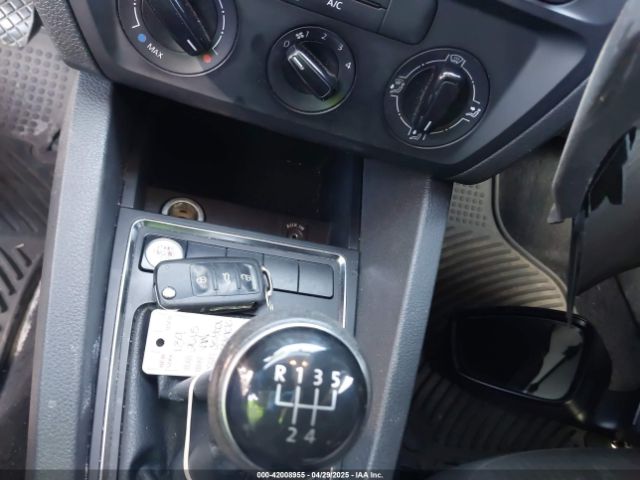 3VW1K7AJ5FM344800 Volkswagen Jetta 2.0l S