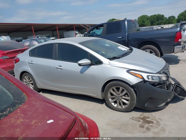 KIA FORTE LX 2017 3KPFL4A79HE152155 Image 13