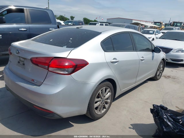 KIA FORTE LX 2017 3KPFL4A79HE152155 Image 4