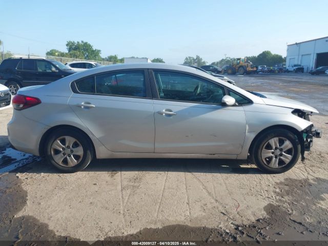 3KPFK4A71HE085778 KIA FORTE LX