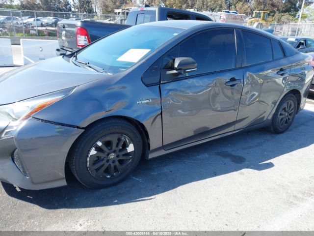 JTDKBRFU6J3062388 Toyota Prius One