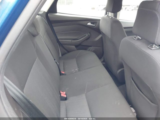 1FADP3F23JL200674 Ford FOCUS SE