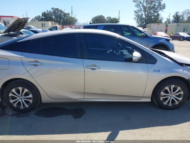 JTDKAMFP3N3197298 Toyota Prius Prime Xle