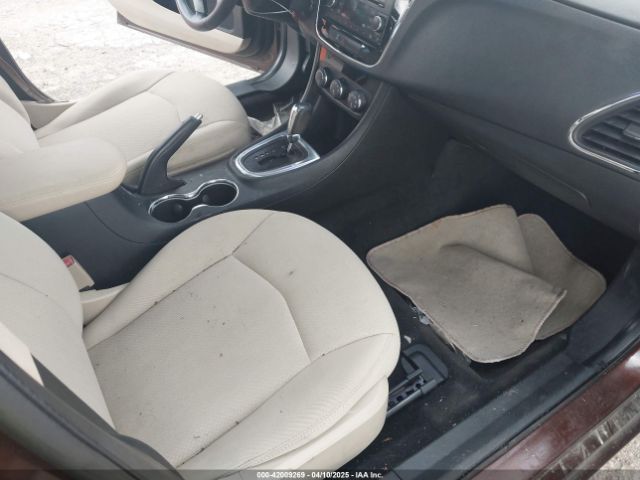 2013 CHRYSLER 200 1C3CCBBB2DN538825 Photo 4