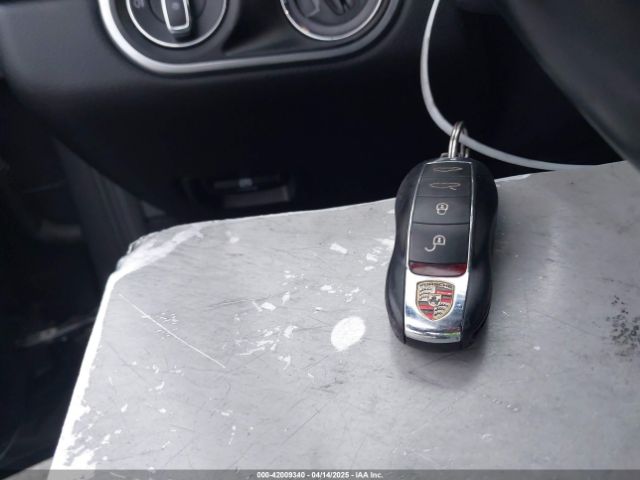 2019 PORSCHE 718 CAYMAN WP0AA2A84KS260748 Photo 10