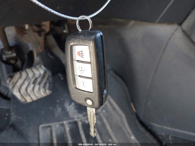 Nissan ROGUE S 2017 KNMAT2MT3HP528985 Image 11