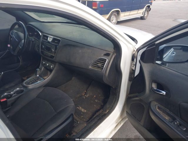 2014 CHRYSLER 200 1C3CCBBB8EN131898 Photo 4