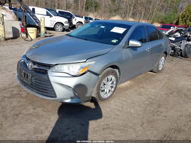 Toyota CAMRY LE 2015 4T4BF1FK0FR477472 Image 2