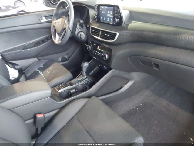 KM8J2CA48KU993577 Hyundai TUCSON SE