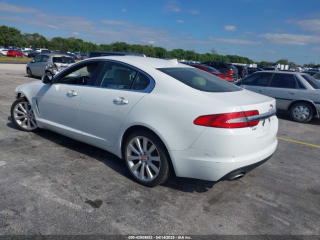 2014 JAGUAR XF SAJWA0EX5E8U17542 Photo 2