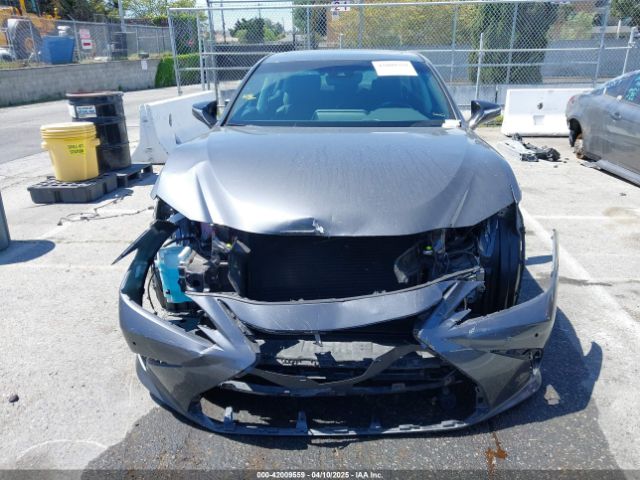 58ADA1C19RU039687 Lexus ES 300H