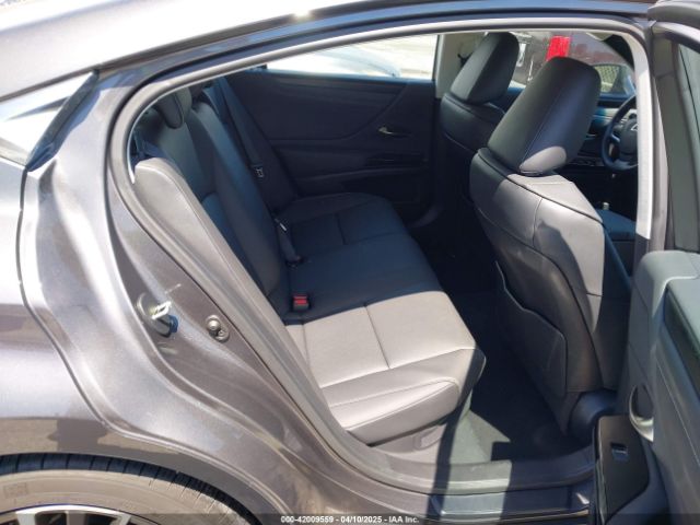 58ADA1C19RU039687 Lexus ES 300H