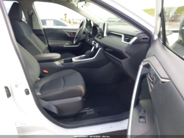 JTMMWRFV1RD208899 Toyota Rav4 Hybrid Le