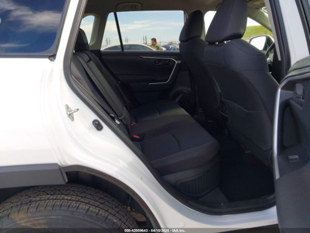 JTMMWRFV1RD208899 Toyota Rav4 Hybrid Le