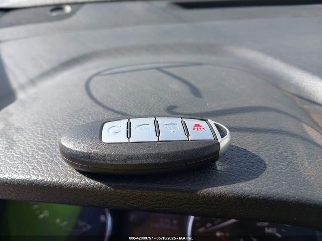KNMAT2MT6JP572131 Nissan ROGUE SV