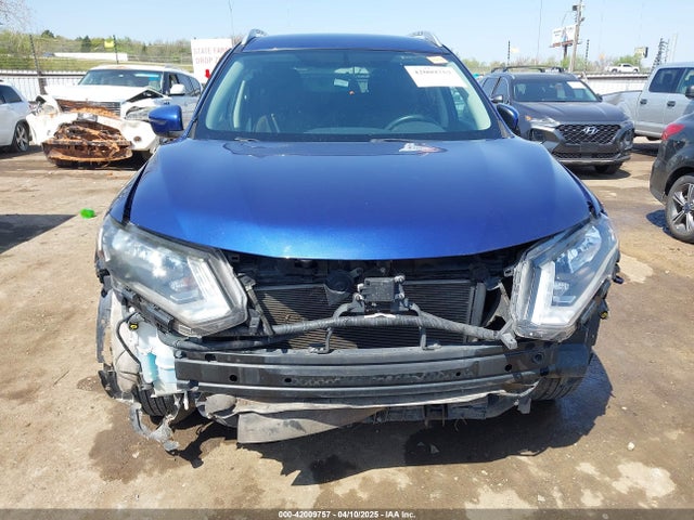 KNMAT2MT6JP572131 Nissan ROGUE SV