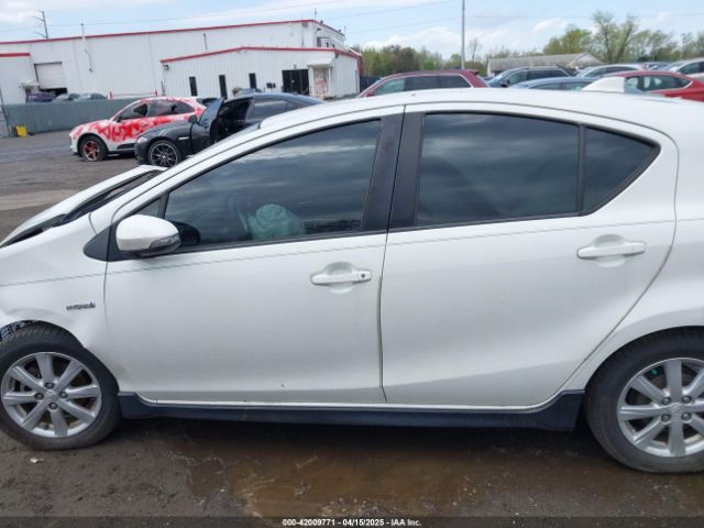 JTDKDTB34H1593664 Toyota Prius C Three