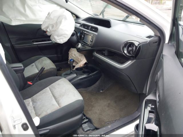 JTDKDTB34H1593664 Toyota Prius C Three