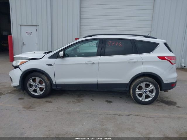 1FMCU9GX9FUC21702 Ford ESCAPE SE