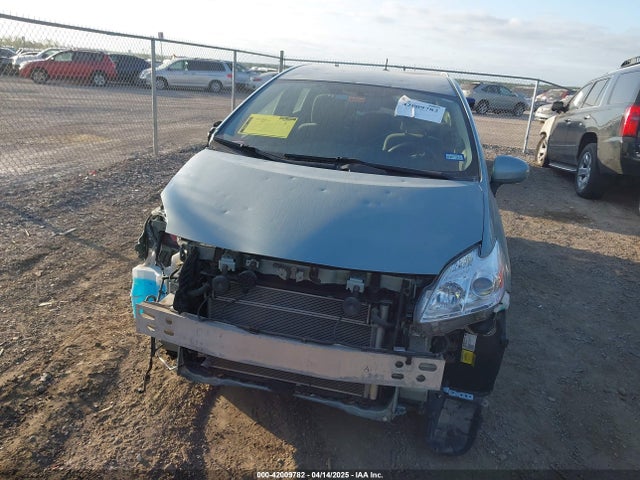 JTDKN3DUXE1825179 Toyota Prius Two