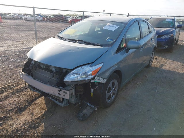 JTDKN3DUXE1825179 Toyota Prius Two