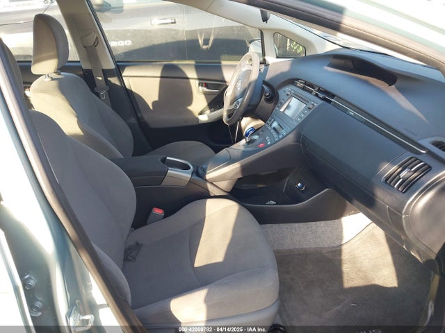 JTDKN3DUXE1825179 Toyota Prius Two