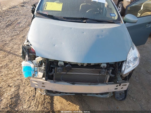 JTDKN3DUXE1825179 Toyota Prius Two