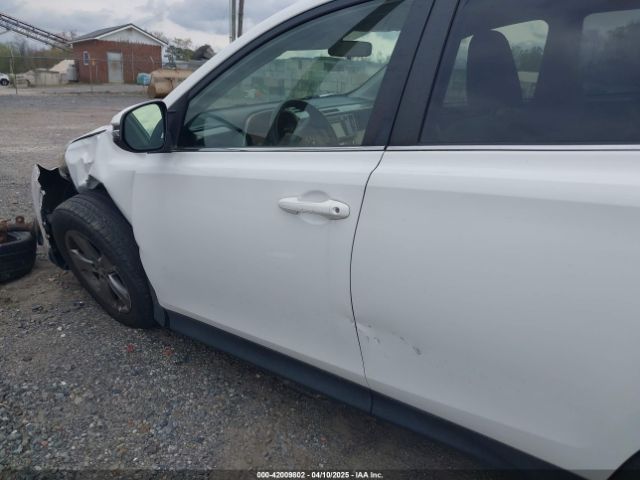 JTMRFREV9FD116331 Toyota Rav4 Xle